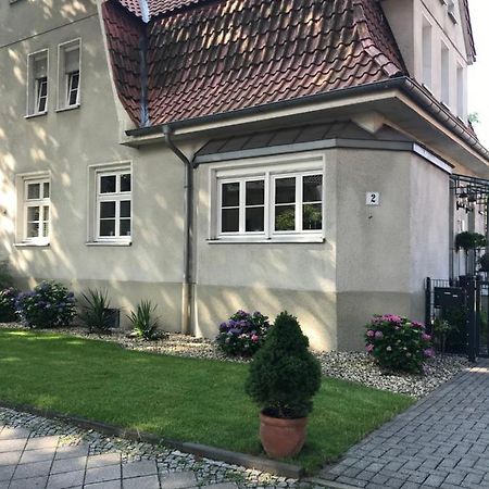 Haus In Der Gartenstadt บอททรอพ ภายนอก รูปภาพ