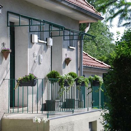 Haus In Der Gartenstadt บอททรอพ ภายนอก รูปภาพ