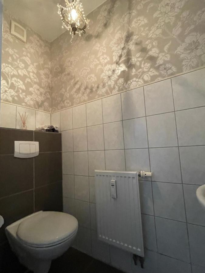 Haus In Der Gartenstadt บอททรอพ ภายนอก รูปภาพ